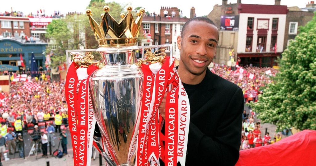 idolo-do-arsenal,-thierry-henry-agradece-elenco-atual-por-titulo-apos-jejum