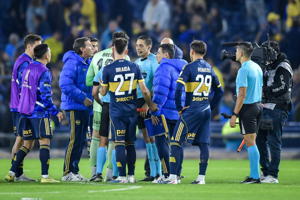 boca-x-cruzeiro:-conmebol-divulga-audio-do-var-em-lances-polemicos