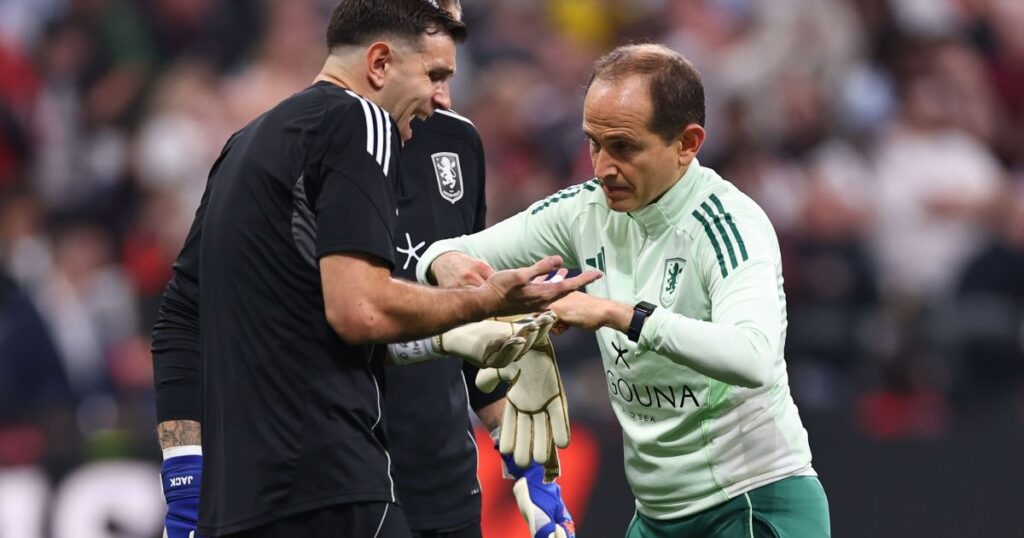 dibu-martinez-revela-dedo-quebrado-antes-da-final-da-europa-league