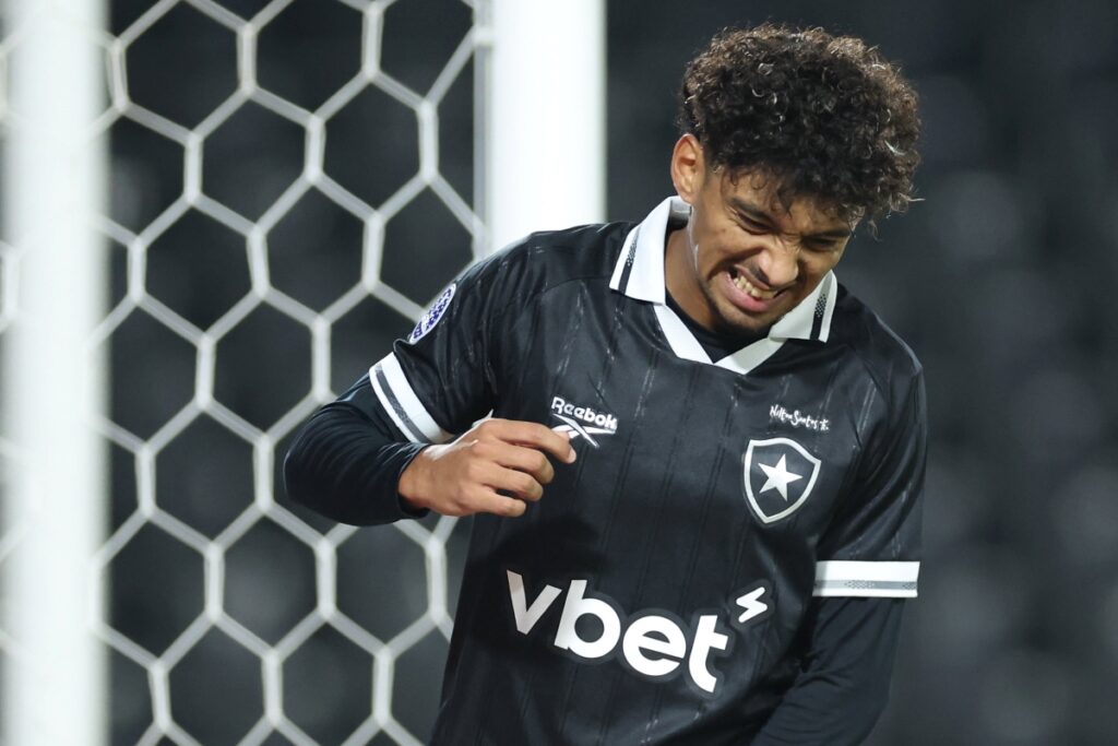 botafogo-domina-independiente-petrolero-e-vence-na-sul-americana