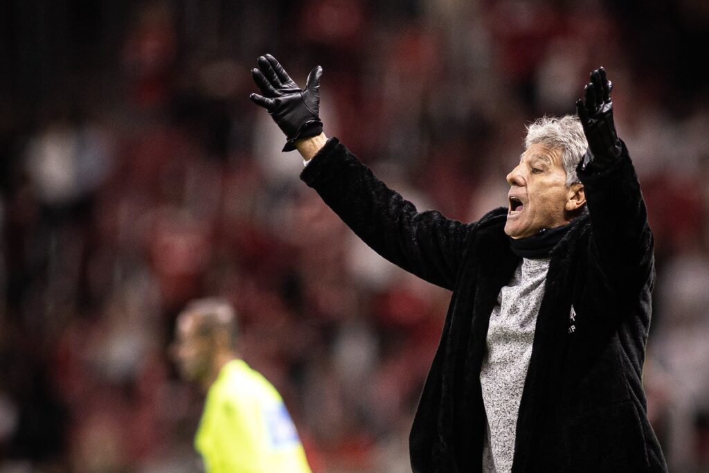 atraves-das-redes-sociais,-renato-gaucho-avalia-derrota-do-vasco