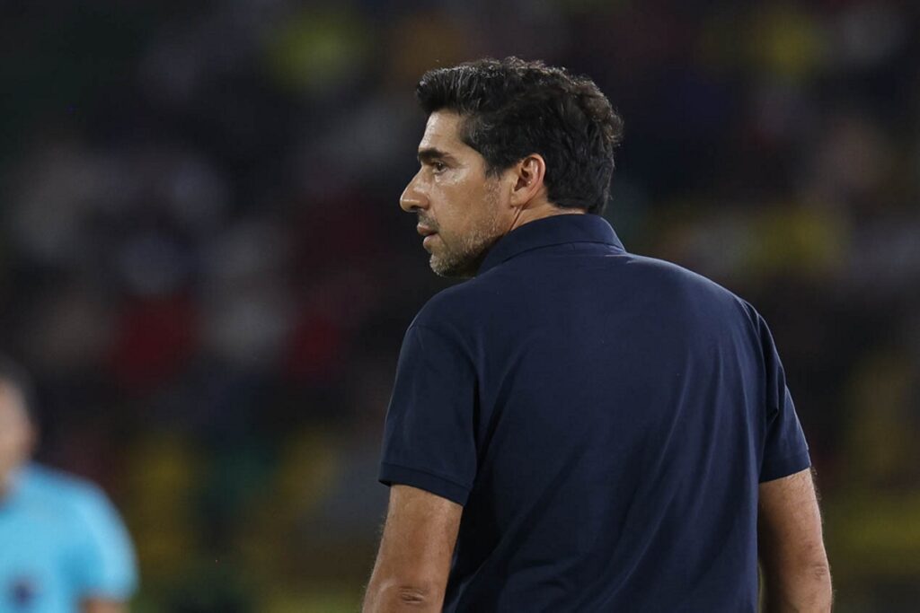 torcida-organizada-do-palmeiras-pede-saida-de-abel-ferreira;-confira
