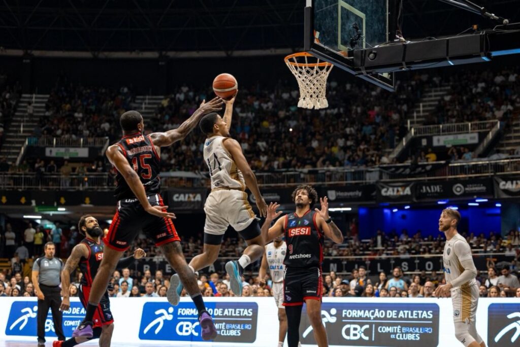 nbb:-brasilia-domina-franca,-vence-e-empata-serie-nas-semifinais