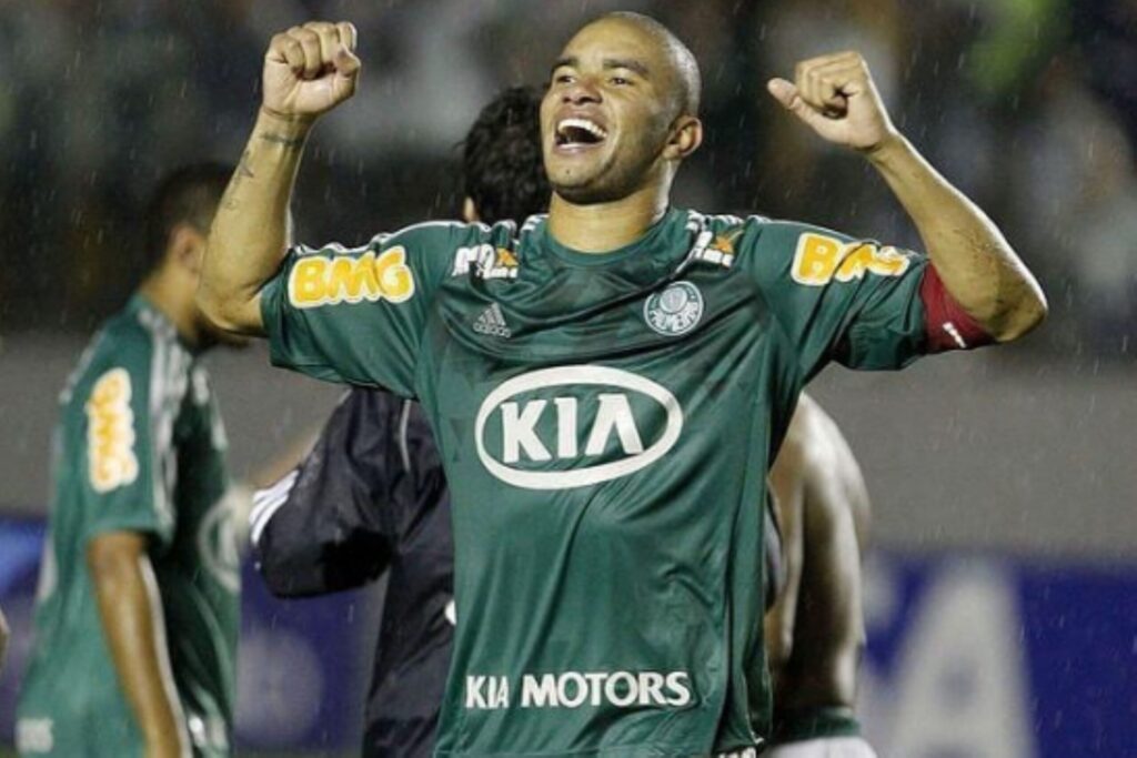 campeao-pelo-palmeiras-e-contratado-por-time-lanterna-da-serie-d