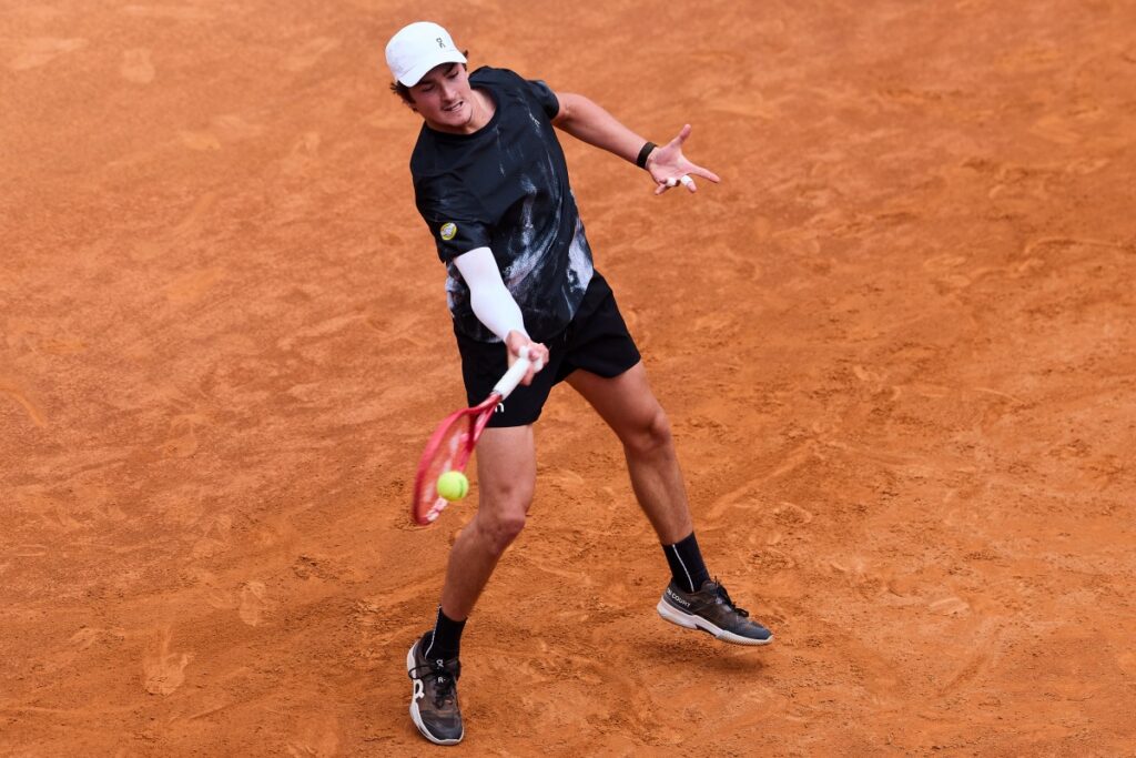 joao-fonseca-estreia-em-roland-garros-contra-tenista-frances;-confira
