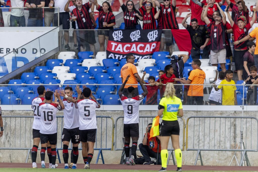 athletico-pr-vence-remo-de-virada-e-entra-no-g-4-do-brasileirao