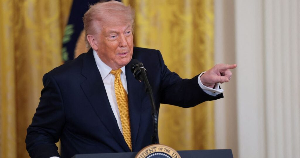 analise:-trump-fica-mais-encurralado-com-limitacao-dos-poderes-de-guerra