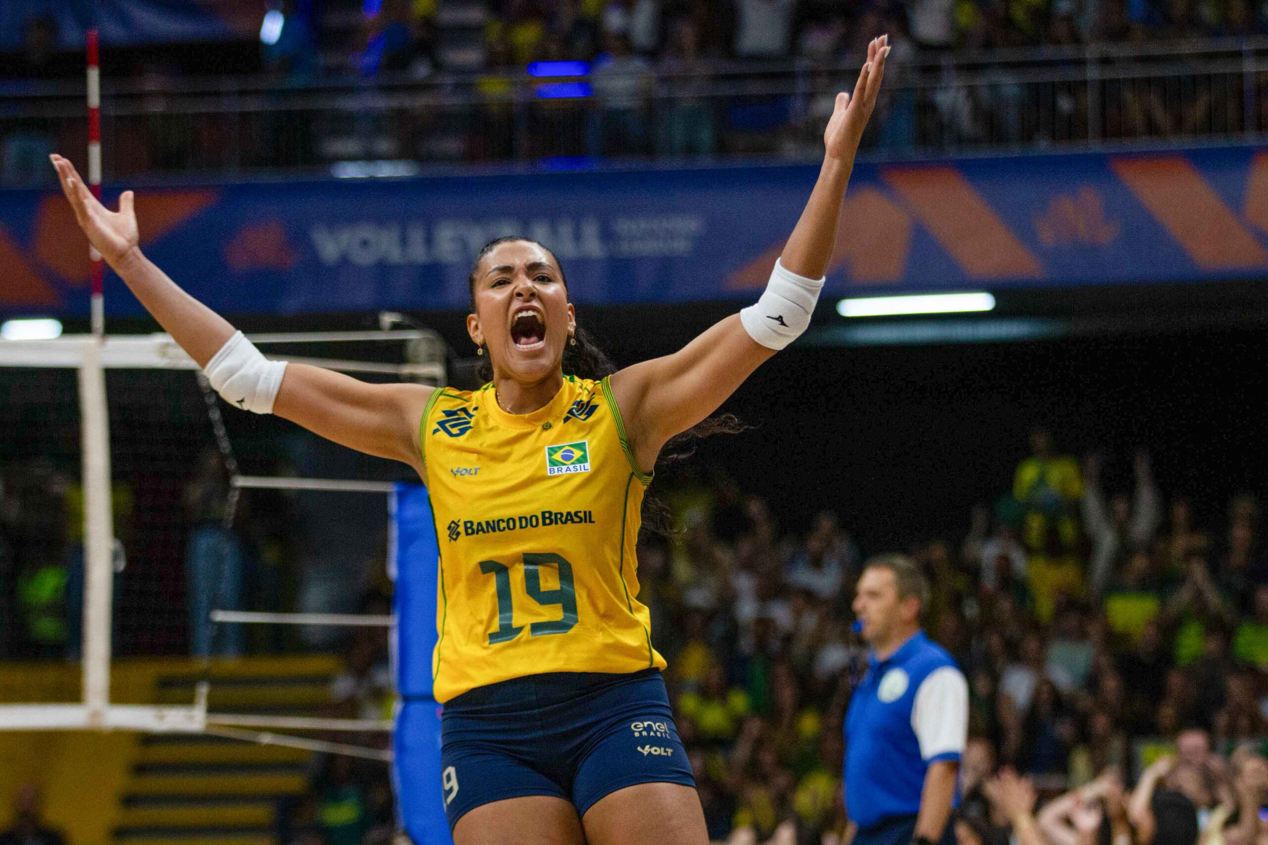 com-casa-cheia,-brasil-vence-a-republica-dominicana-na-liga-das-nacoes.-veja-video