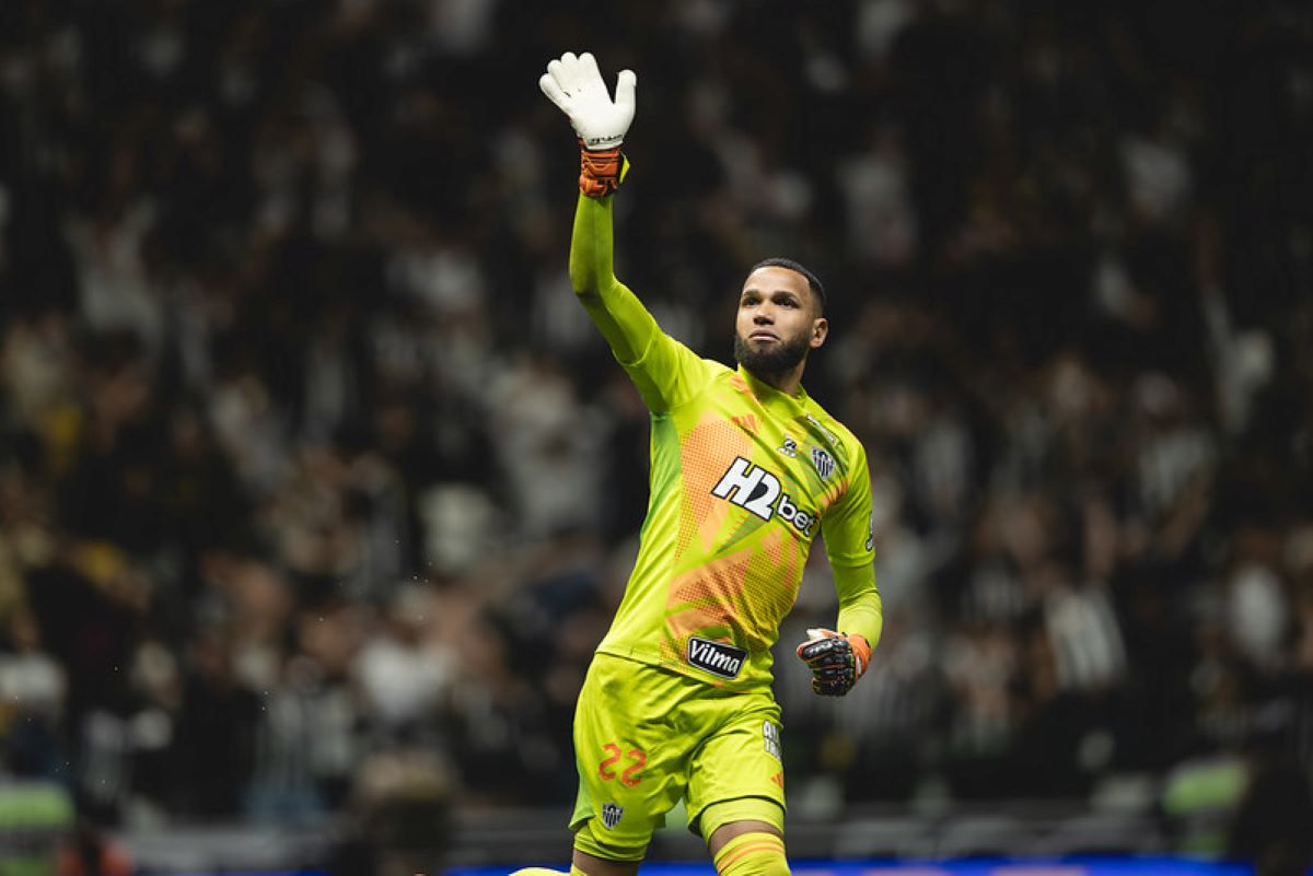 everson,-do-galo,-lidera-lista-de-atletas-com-mais-minutagem-no-mundo