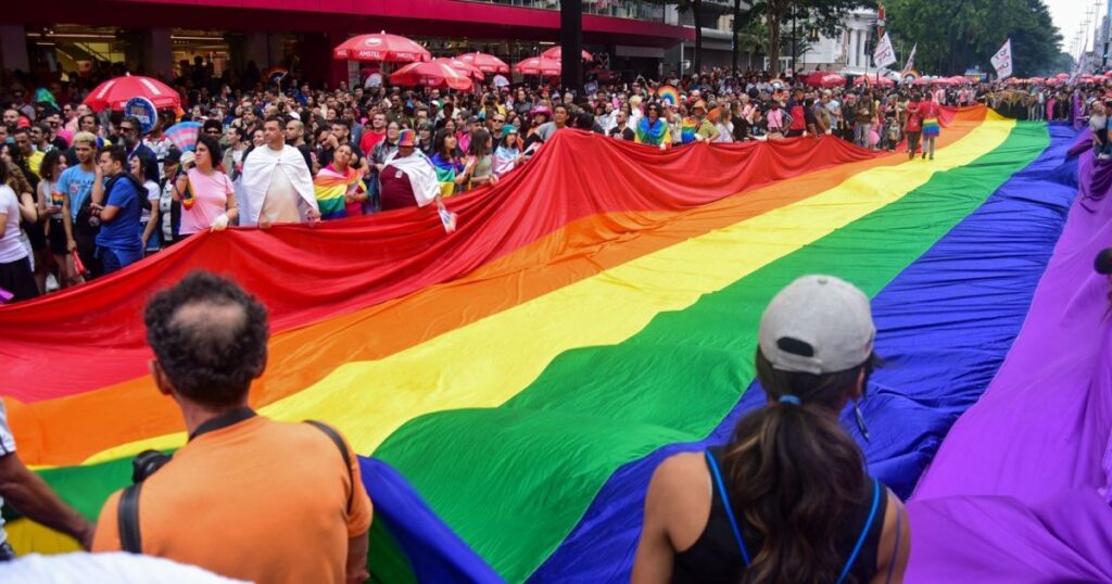 parada-do-orgulho-lgbt+:-demanda-por-viagens-cresce-43%-em-sao-paulo