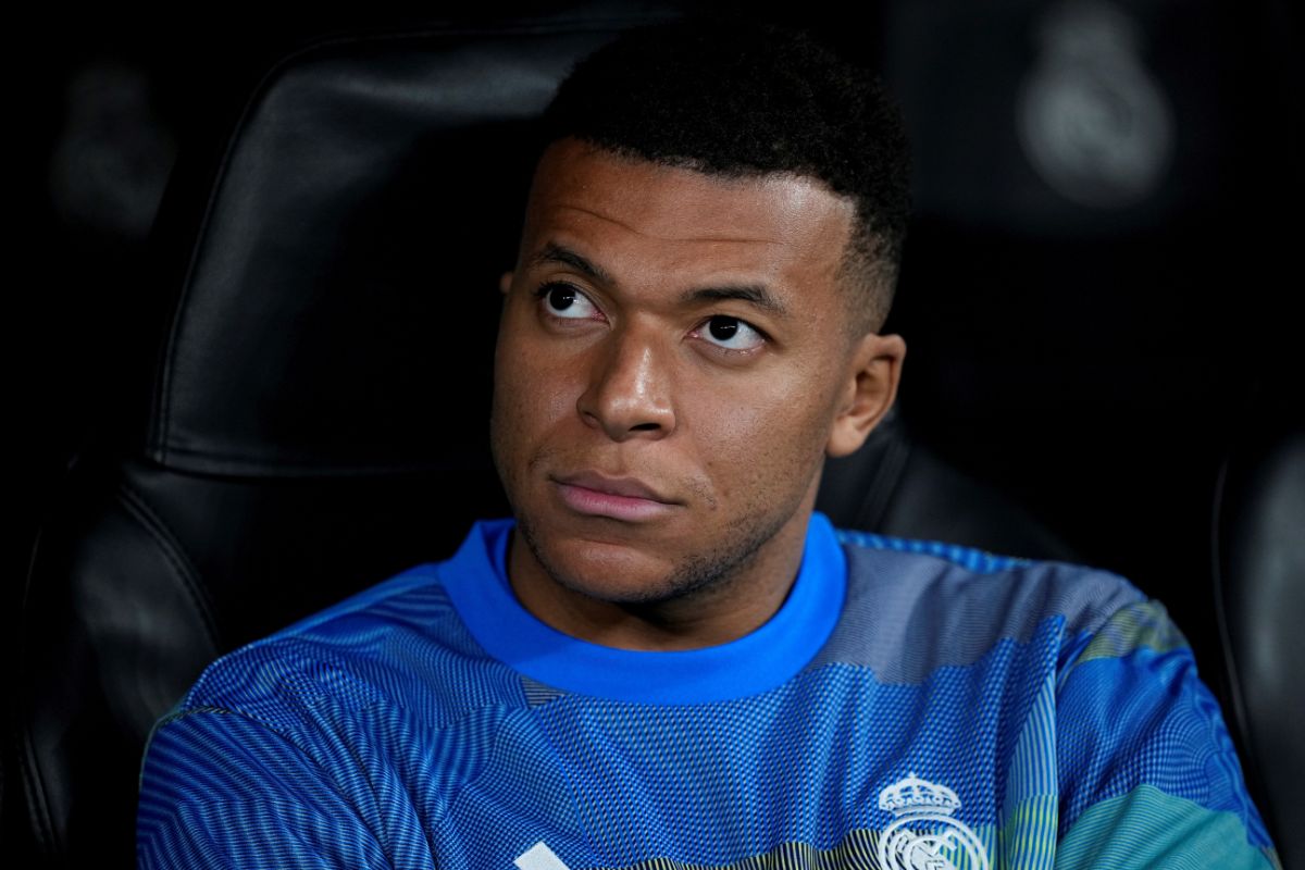 mbappe-ve-“erro”-em-debate-que-divide-fas-de-messi-e-cristiano-ronaldo