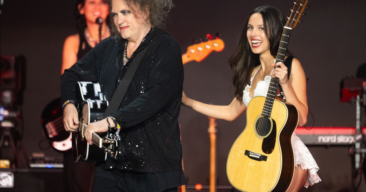 de-surpresa,-olivia-rodrigo-canta-nova-musica-ao-lado-de-robert-smith