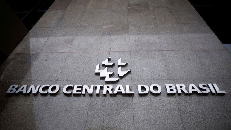 gasto-fiscal-e-inflacao-devem-fazer-bc-parar-corte-dos-juros,-diz-srour
