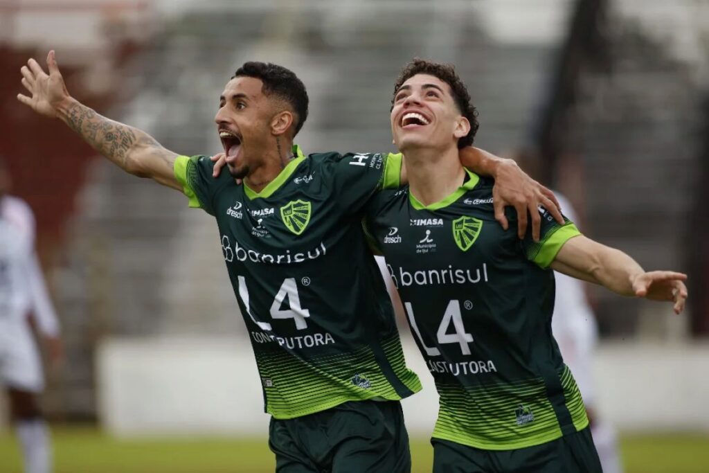 serie-d-zeroum:-veja-melhores-momentos-de-sao-luiz-rs-x-joinville-sc.-veja-video