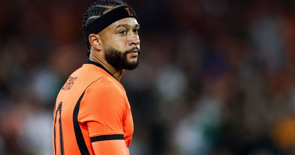 titular-na-estreia?-tecnico-da-holanda-adota-cautela-com-fisico-de-memphis