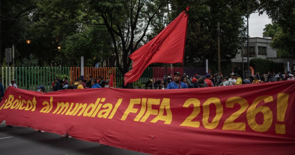 as-portas-da-abertura-da-copa,-cidade-do-mexico-vive-entre-a-festa-e-o-caos