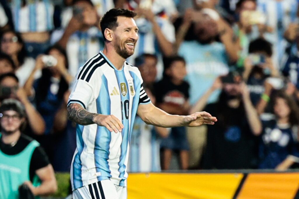 messi-comemora-vitoria-em-ultimo-amistoso-antes-da-copa-do-mundo