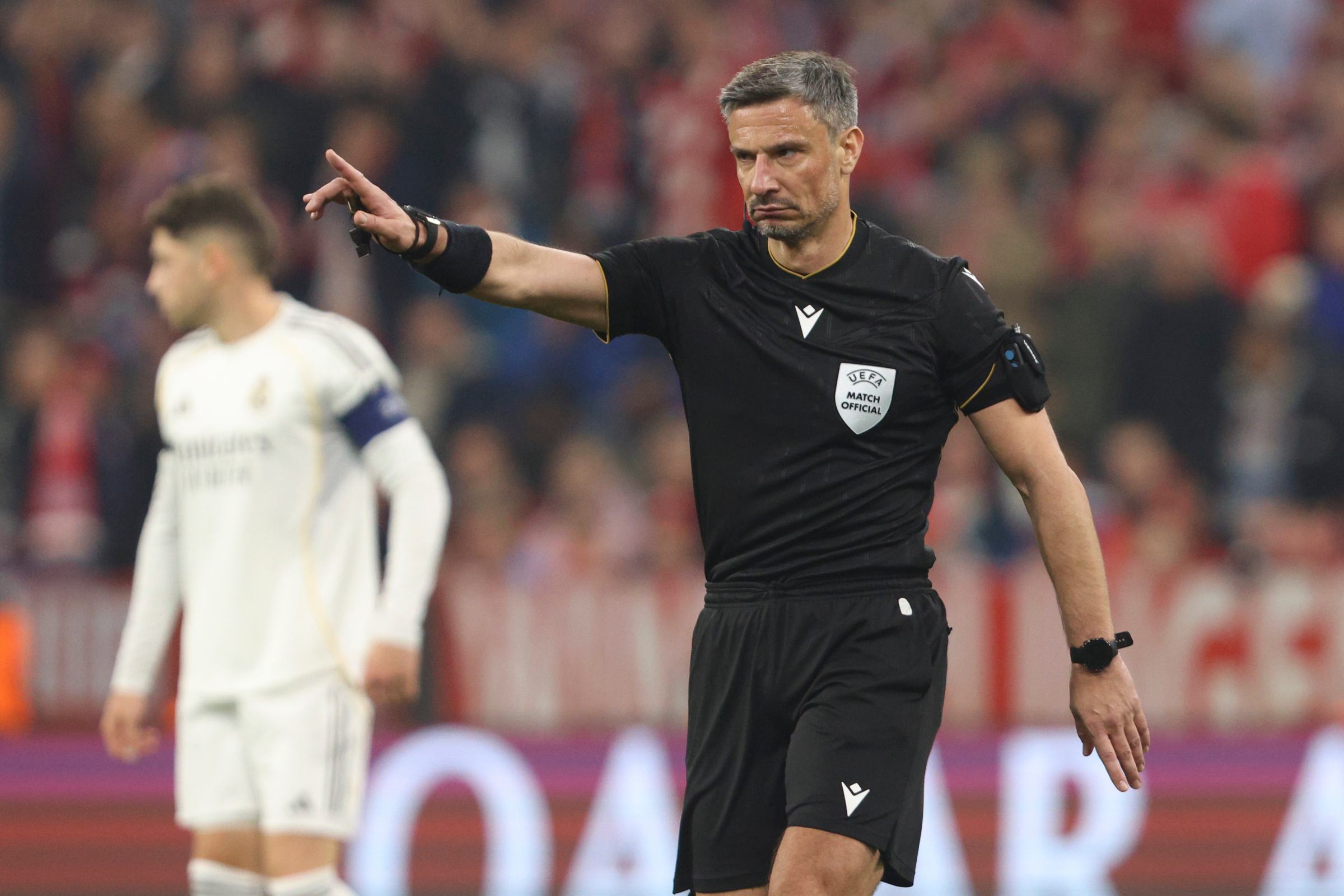 fifa-define-arbitragem-da-estreia-do-brasil-na-copa-do-mundo;-veja