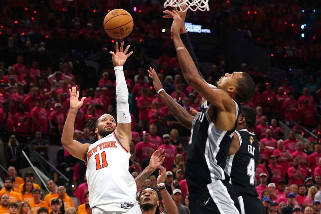 nba:-knicks-faz-maior-virada-da-historia-das-finais-contra-os-spurs