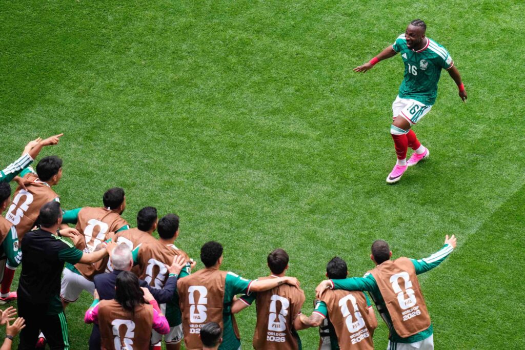 tecnico-do-mexico-quer-evolucao:-“podemos-e-devemos-melhorar”