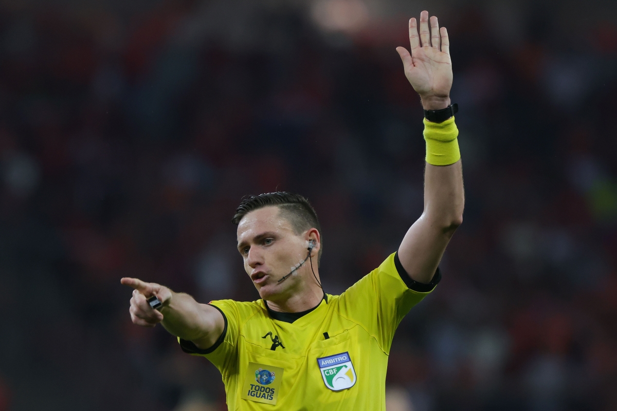arbitro-brasileiro-e-escalado-para-apitar-belgica-x-egito.-confira