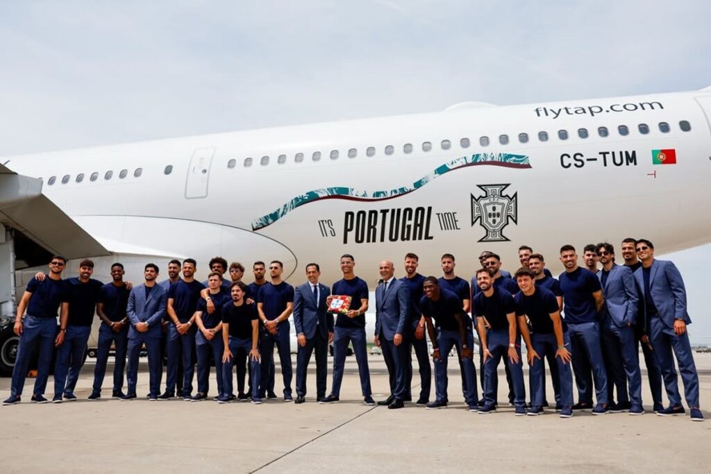 com-cristiano-ronaldo-a-frente,-portugal-desembarca-nos-eua-para-copa