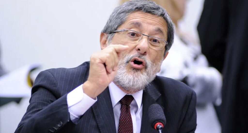 fiscal-nao-pode-se-opor-ao-crescimento,-diz-coordenador-do-plano-de-lula