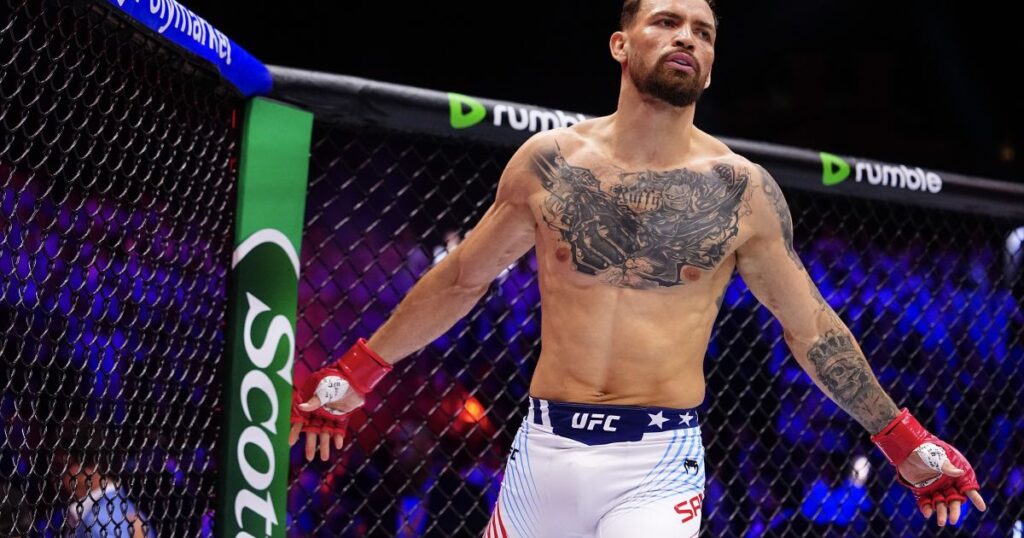 brasileiro-pede-mulher-em-casamento-apos-vitoria-no-ufc-da-casa-branca