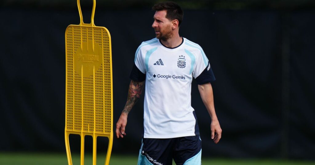 messi-e-exaltado-por-treinador-e-companheiros-antes-de-estreia-na-copa