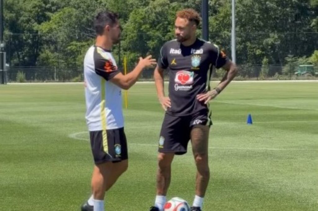 copa-do-mundo:-neymar-treina-em-gramado-e-fica-mais-proximo-de-retorno