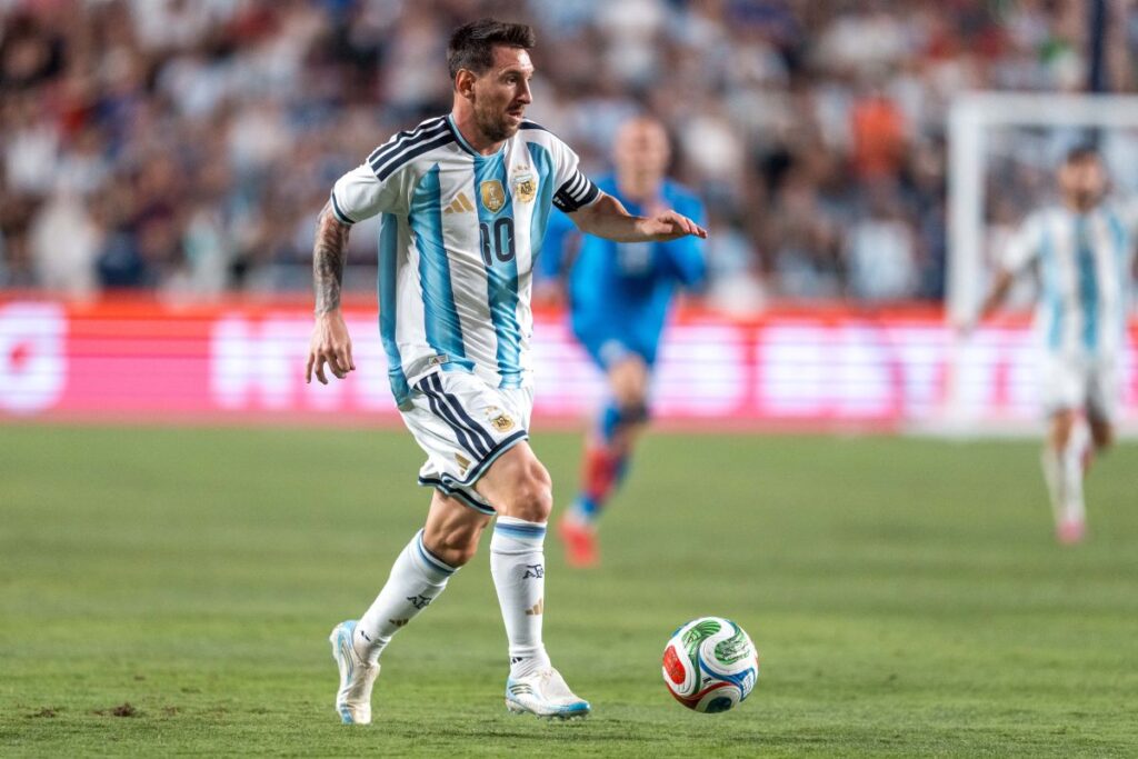 messi-marca-contra-argelia-exatos-20-anos-apos-primeiro-gol-em-copas