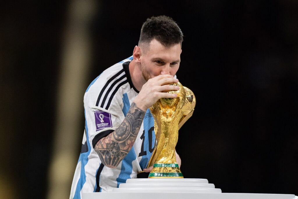 imprensa-internacional-se-rende-a-messi-apos-show-na-estreia-da-copa