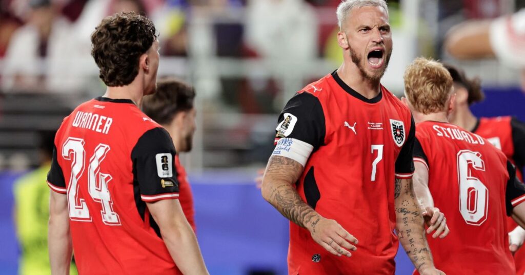austria-bate-jordania-e-volta-a-vencer-na-copa-do-mundo-apos-quase-40-anos