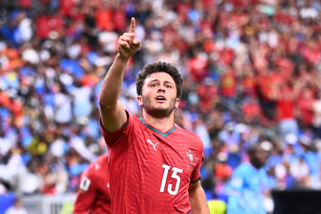 joao-neves-marca-na-estreia-e-faz-o-primeiro-gol-de-portugal-na-copa