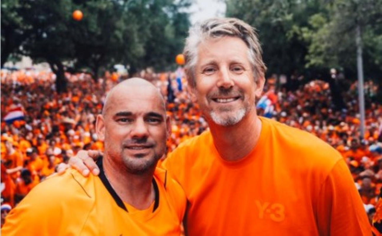 com-sneijder-e-van-der-sar,-torcida-holandesa-faz-festa-em-houston