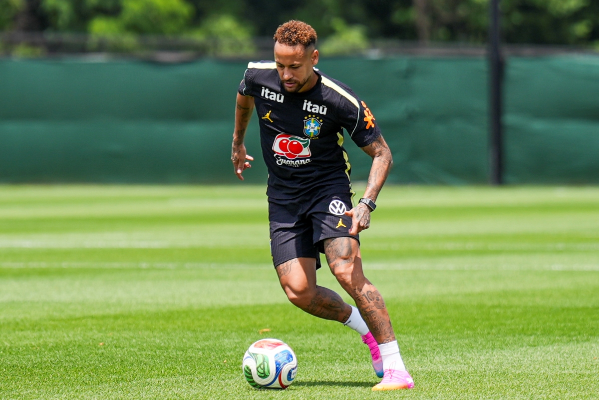 neymar-faz-1o-treino-completo-junto-a-selecao-brasileira-apos-lesao