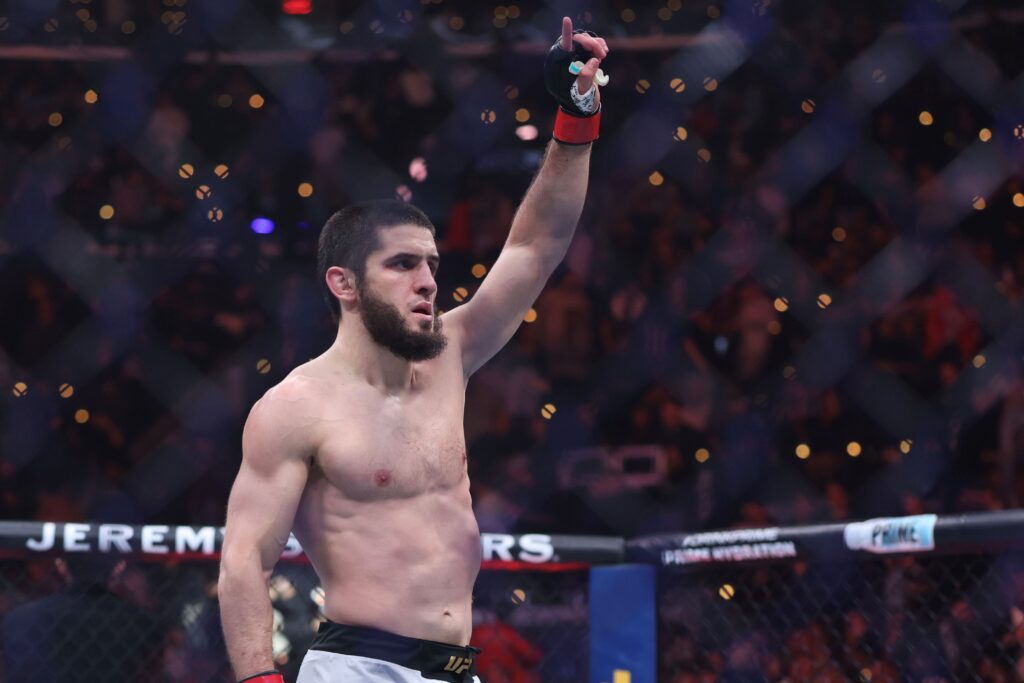 makhachev-comenta-entrevista-famosa-sobre-treinamento-no-daguestao