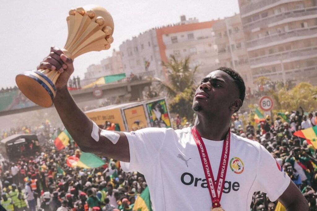 niakhate,-de-senegal,-elogia-haaland-e-o-compara-a-cristiano-ronaldo