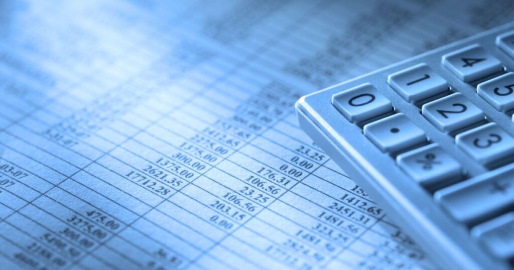 “pacote-de-bondades”:-mercado-preve-cenario-de-juros-altos-a-longo-prazo