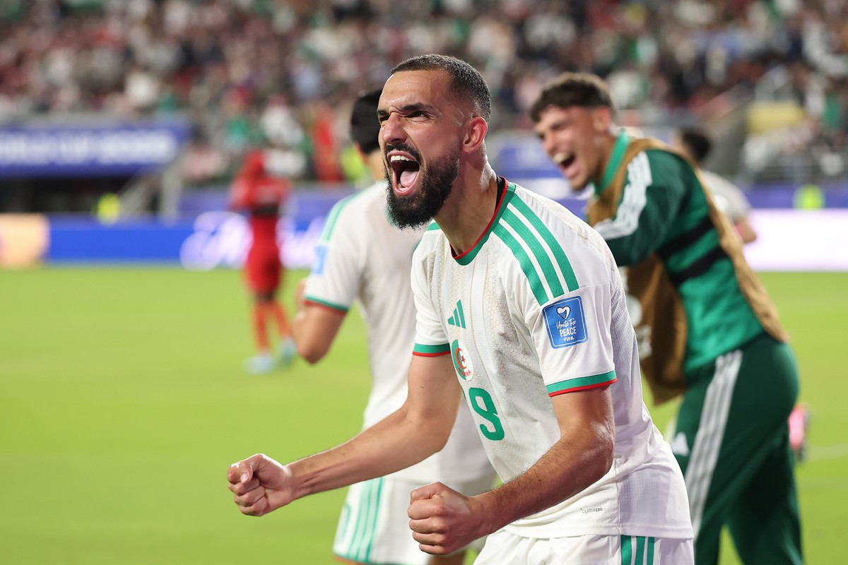 argelia-vence-jordania-de-virada-por-2-x-1-em-jogo-do-grupo-j-da-copa