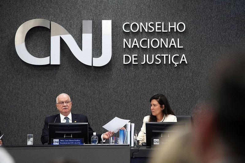 cnj-regulamenta-alvaras-a-influenciadores-mirins-e-permite-publicidade