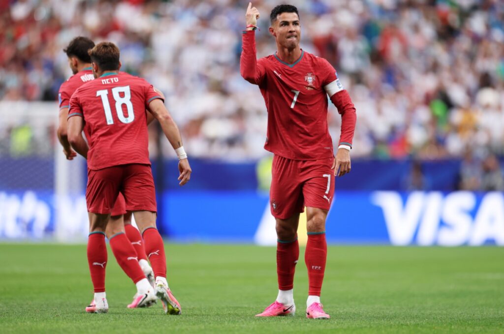 cristiano-ronaldo-se-torna-2°-jogador-mais-velho-a-marcar-gol-em-copas