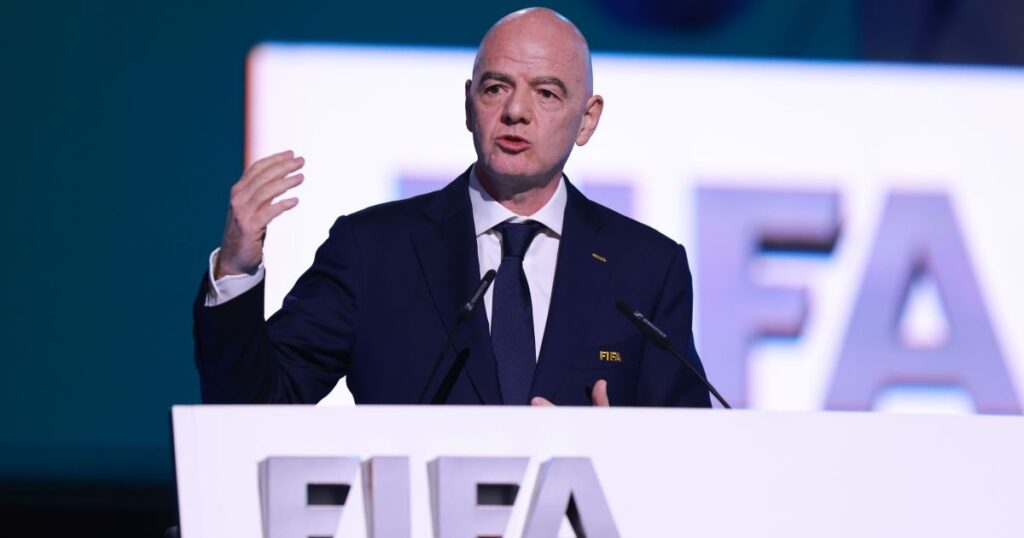 infantino-nega-fins-economicos-em-pausas-para-hidratacao-na-copa