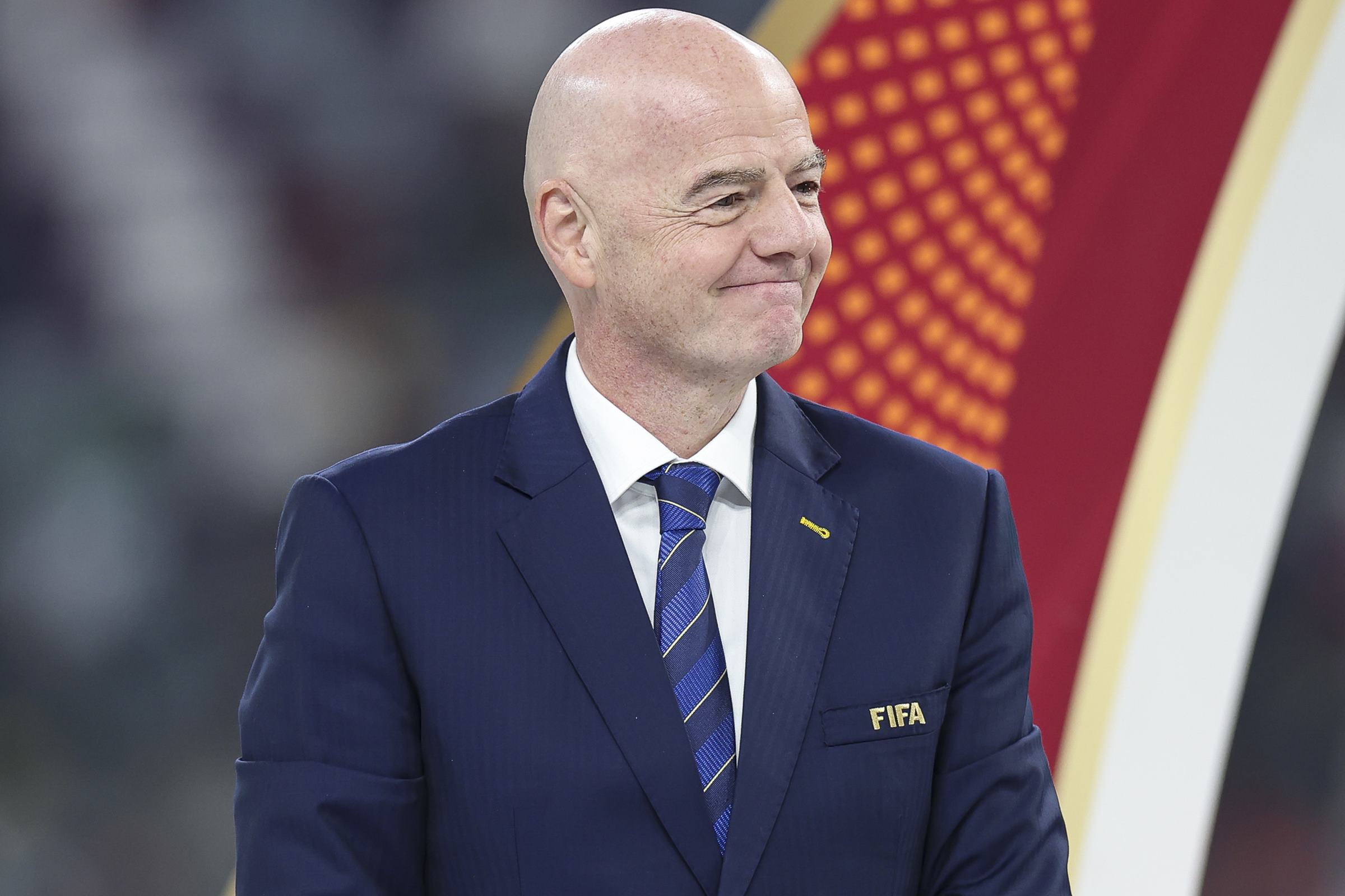 infantino-diz-que-fifa-“nao-ganha-nada”-com-pausas-para-hidratacao
