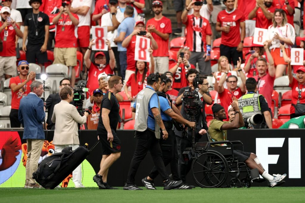 kone-e-homenageado-por-torcida-canadense-antes-de-duelo-contra-suica
