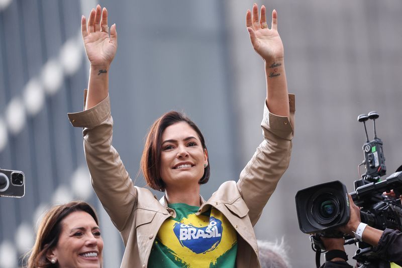 michelle-nega-“briga”-apos-video-com-criticas-a-flavio:-“nao-tenho-raiva”