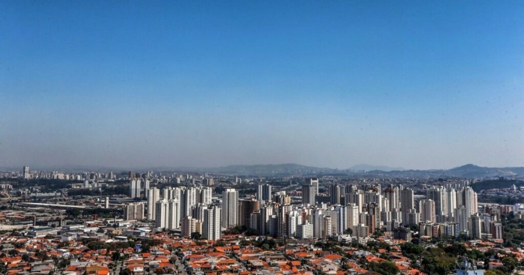 fim-da-escala-6×1-vai-encarecer-imoveis,-diz-abrainc