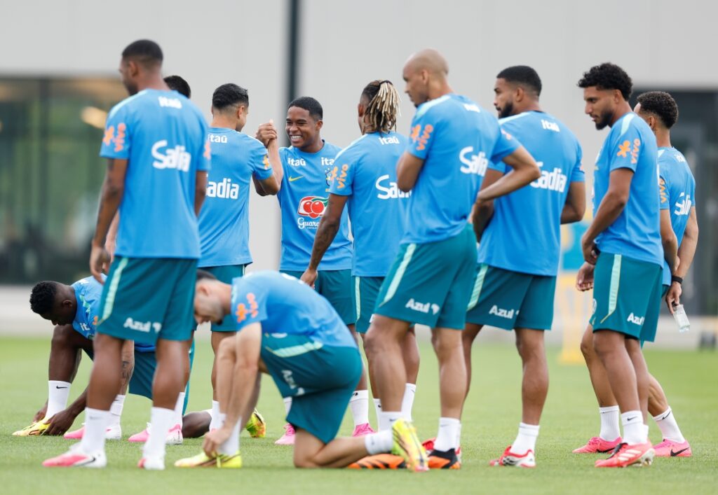 com-neymar-e-sem-raphinha,-brasil-treina-antes-de-duelo-contra-o-japao