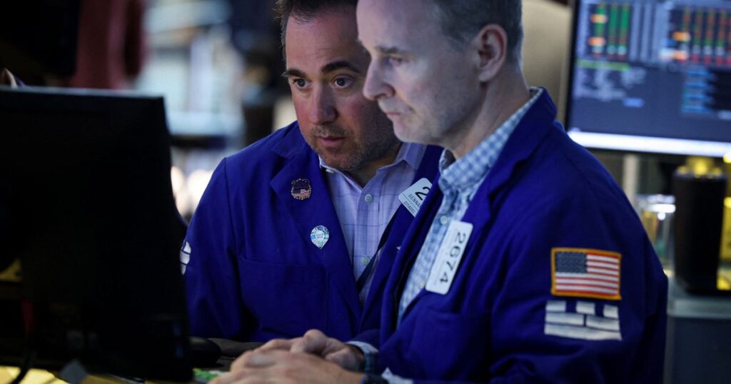wall-street-opera-em-alta-apos-eua-e-ira-suspenderem-ataques