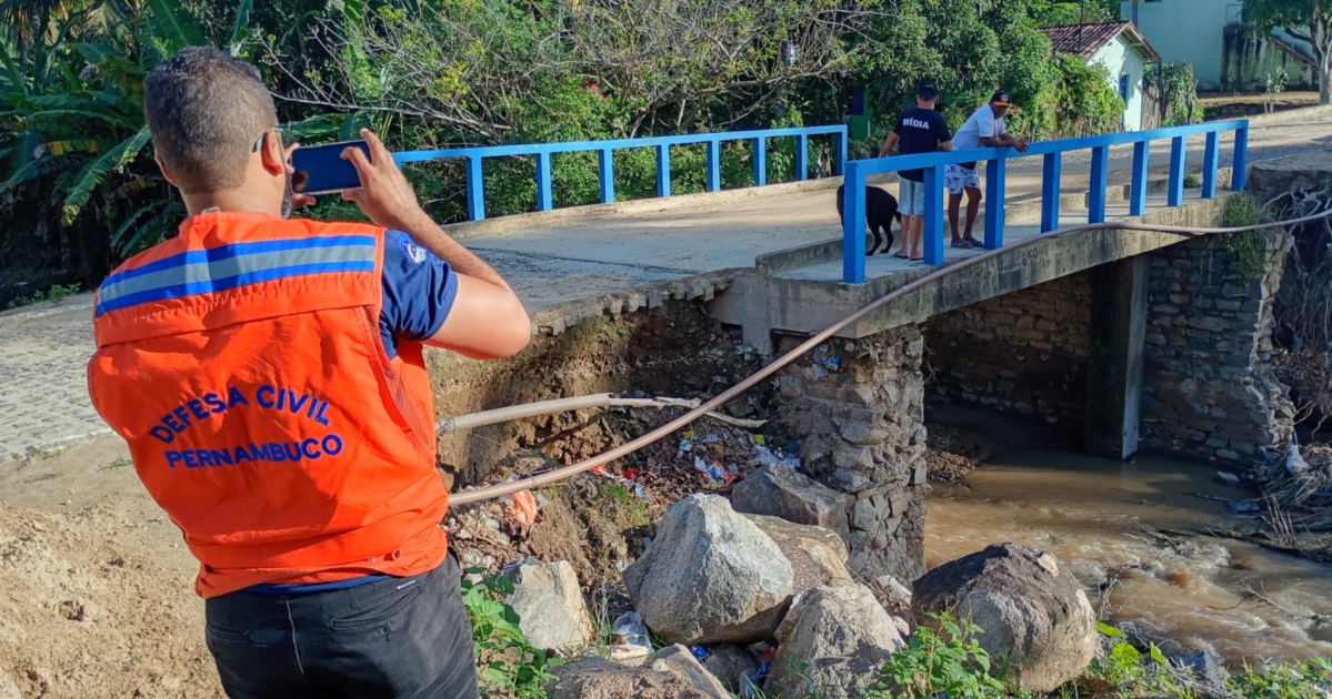 chuvas-em-pernambuco-deixam-mais-de-2,5-mil-pessoas-desalojadas